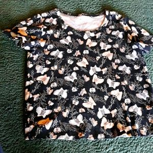 Short sleeve butterfly print top